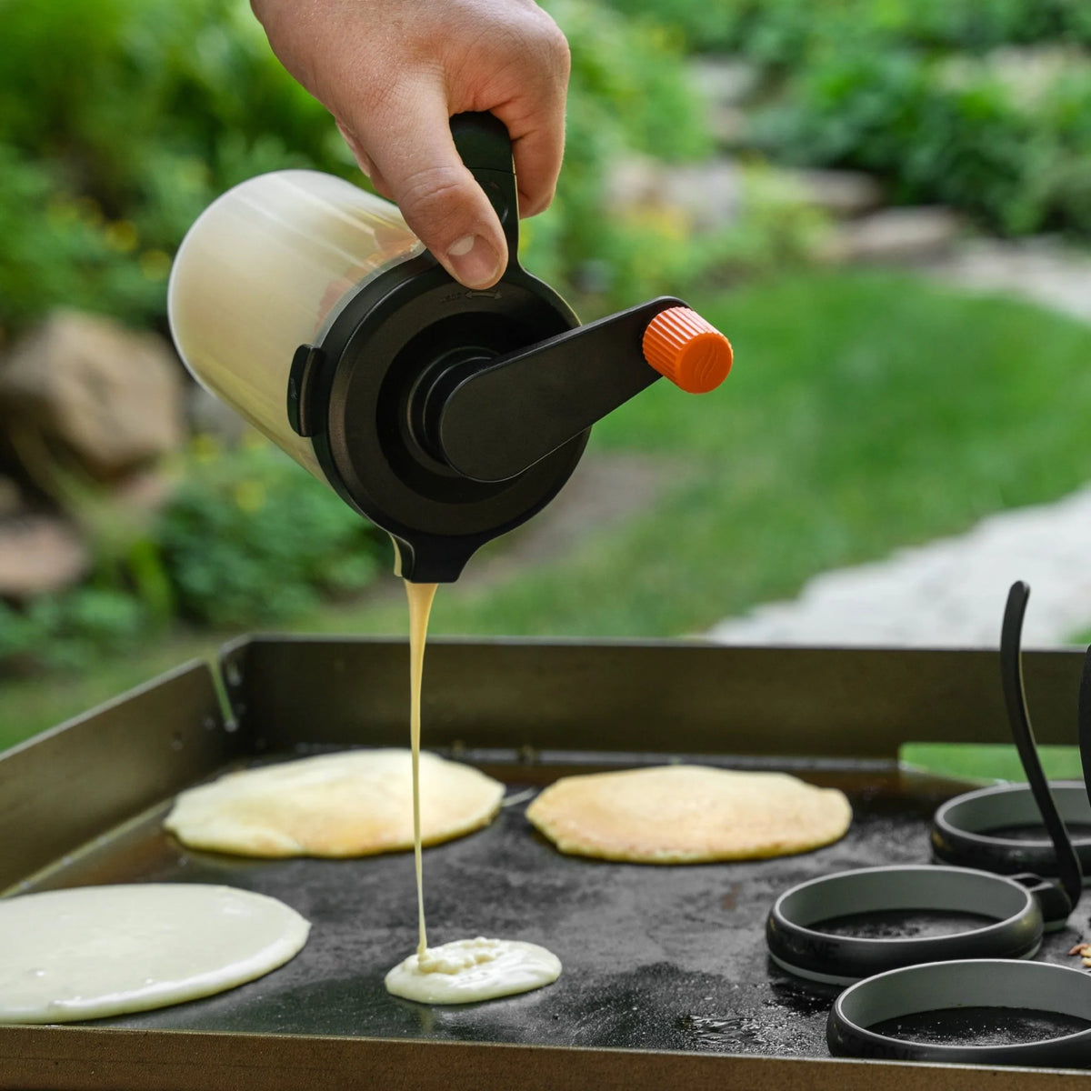Stir & Pour Mixer