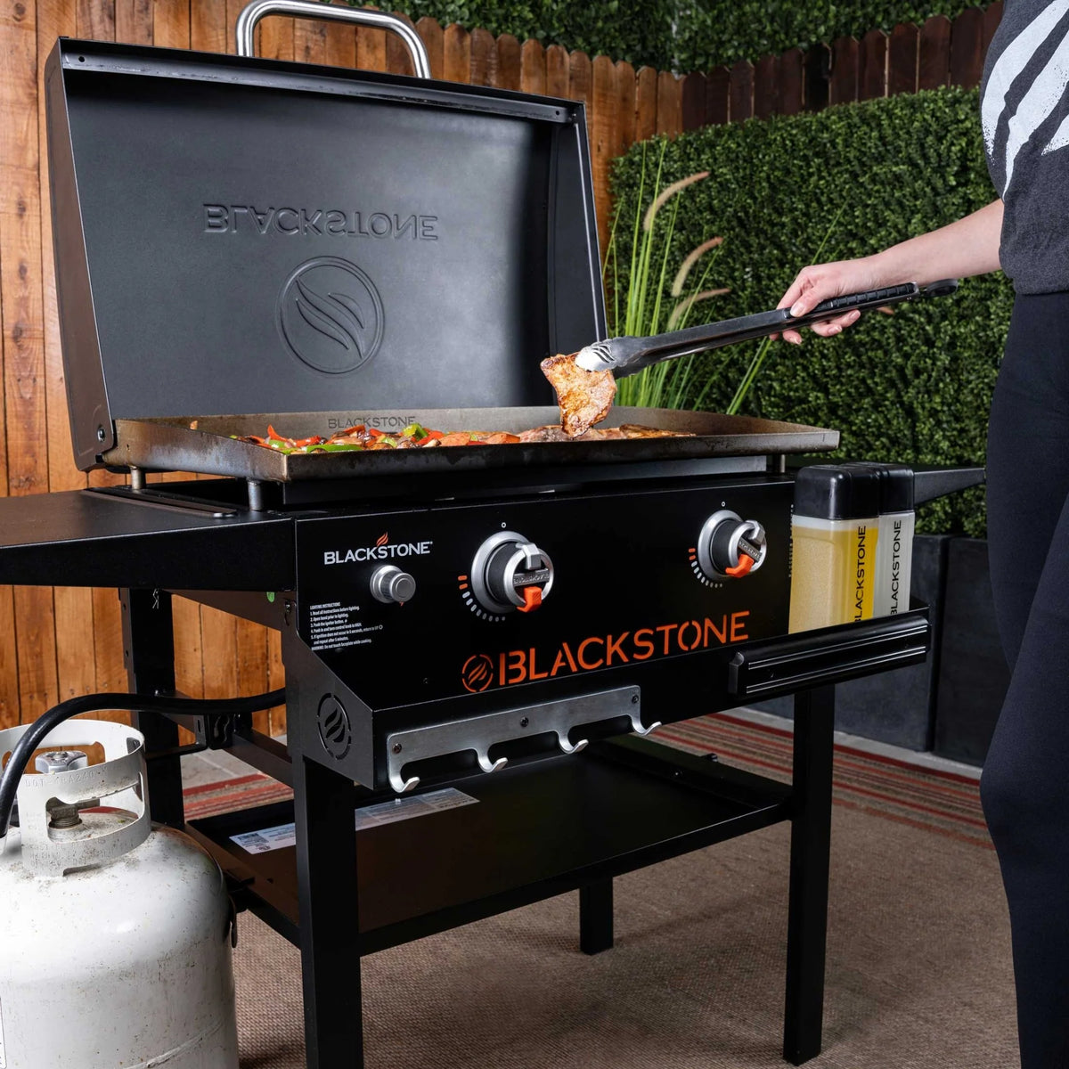 28" Griddle with Hood and Front Shelf